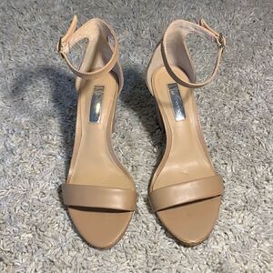 International concepts GUC nude peep toe heels Size 6